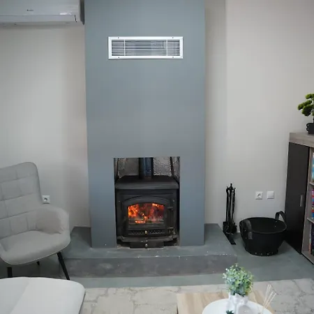 Paulos & Eva's House Daire Tríkala